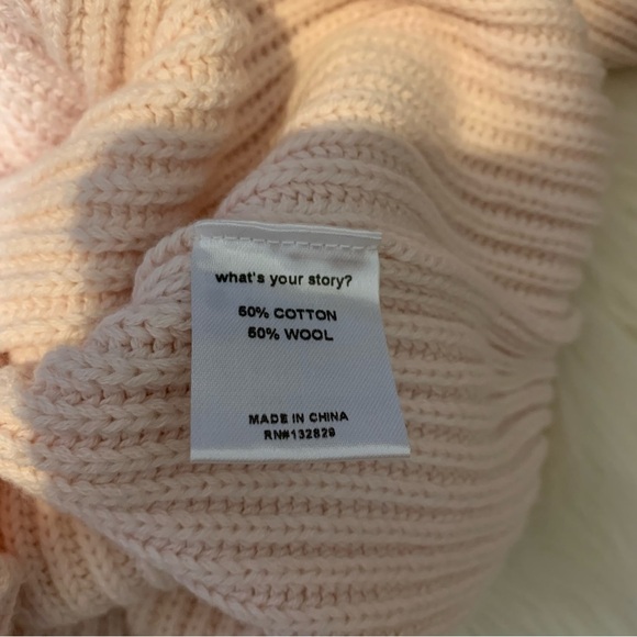 Weekend Stories Sweater - Picture 7 of 11